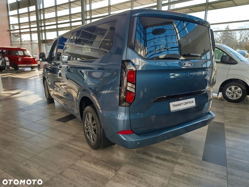Ford Tourneo Custom - 5