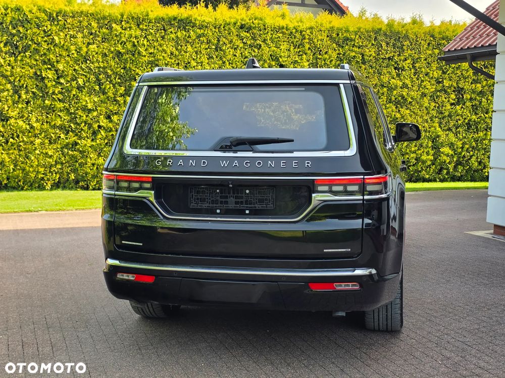 Jeep Grand Wagoneer - 7