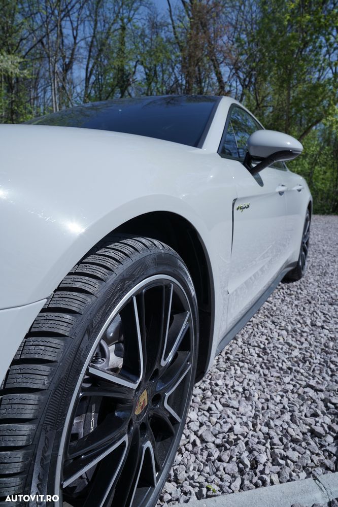 Porsche Panamera 4 E-Hybrid - 12