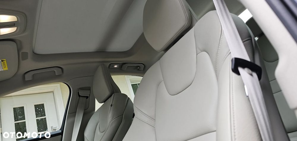 Volvo S60 B5 B AWD Ultimate Dark - 23