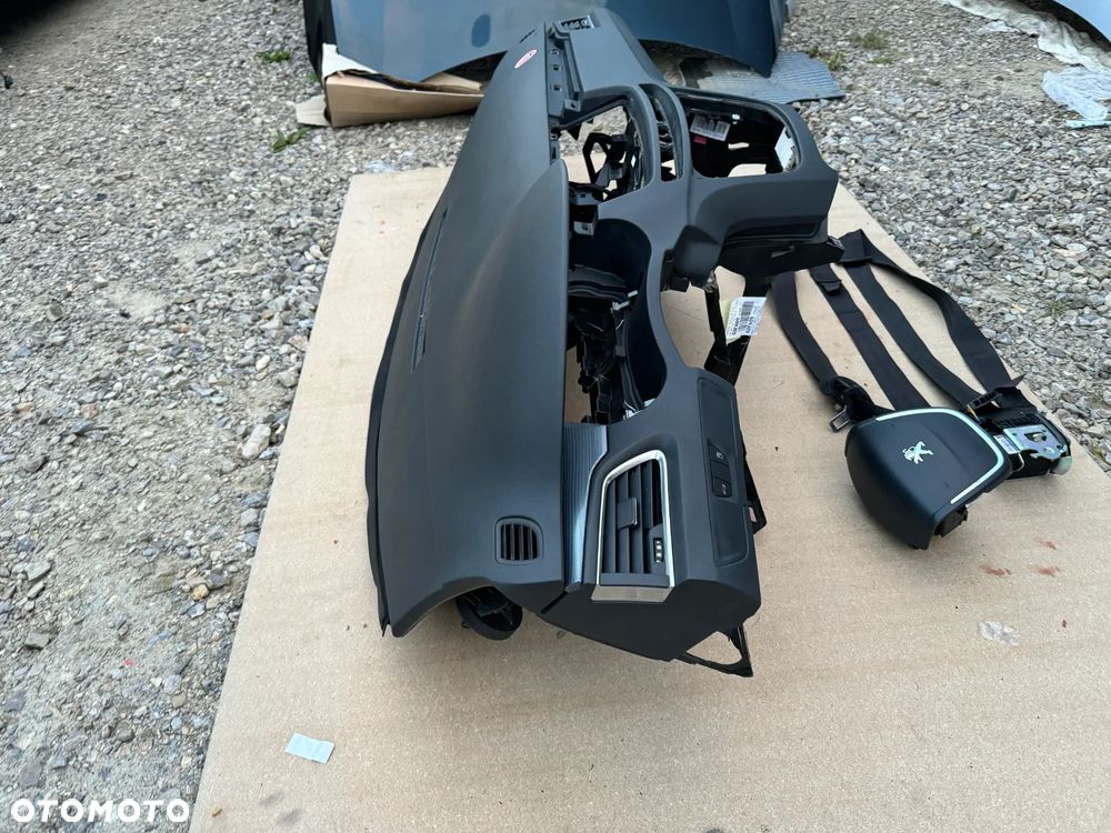 DESKA KONSOLA KOKPIT PODUSZKA PASY PEUGEOT 508 - 5