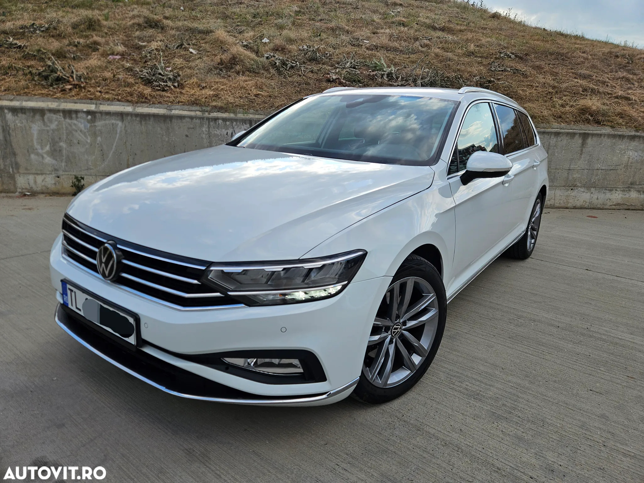 Volkswagen Passat Variant 2.0 TDI DSG (BlueMotion Technology) Highline - 2