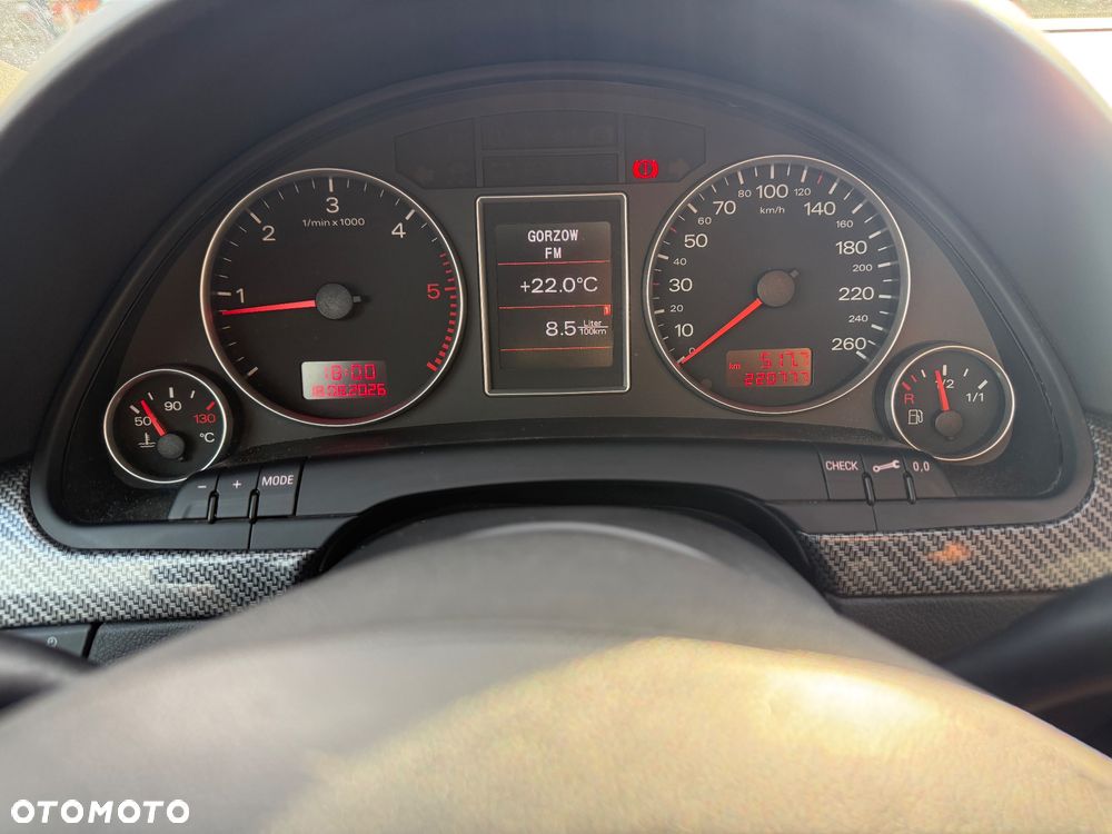 Audi A4 Avant 3.0 TDI DPF quattro - 32