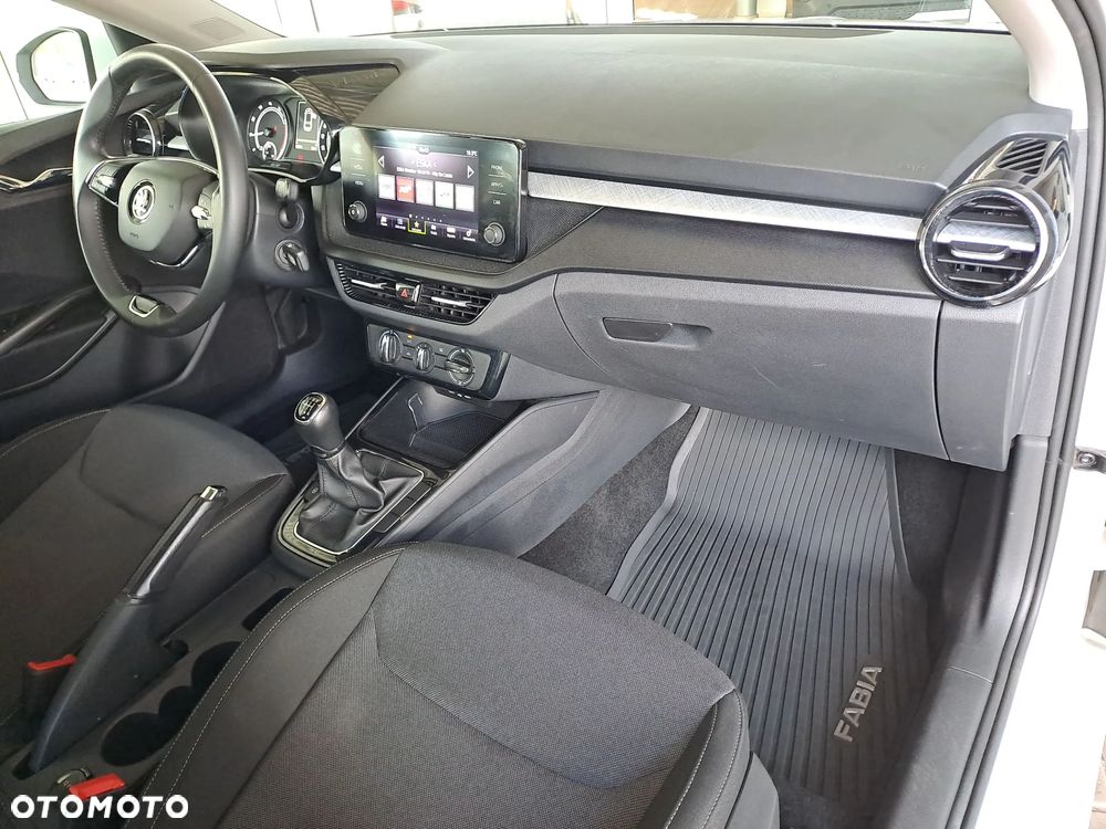 Skoda Fabia 1.0 TSI Ambition - 10