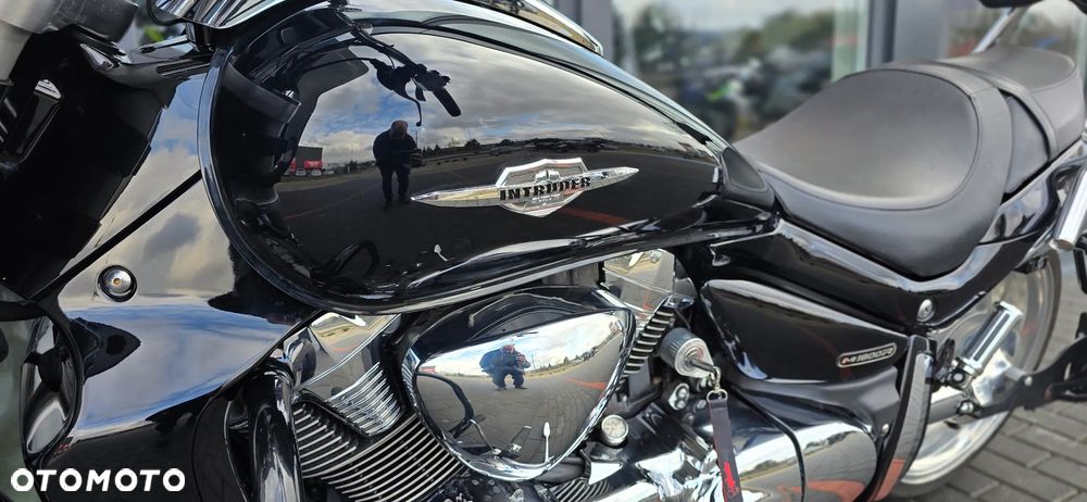 Suzuki Intruder - 29