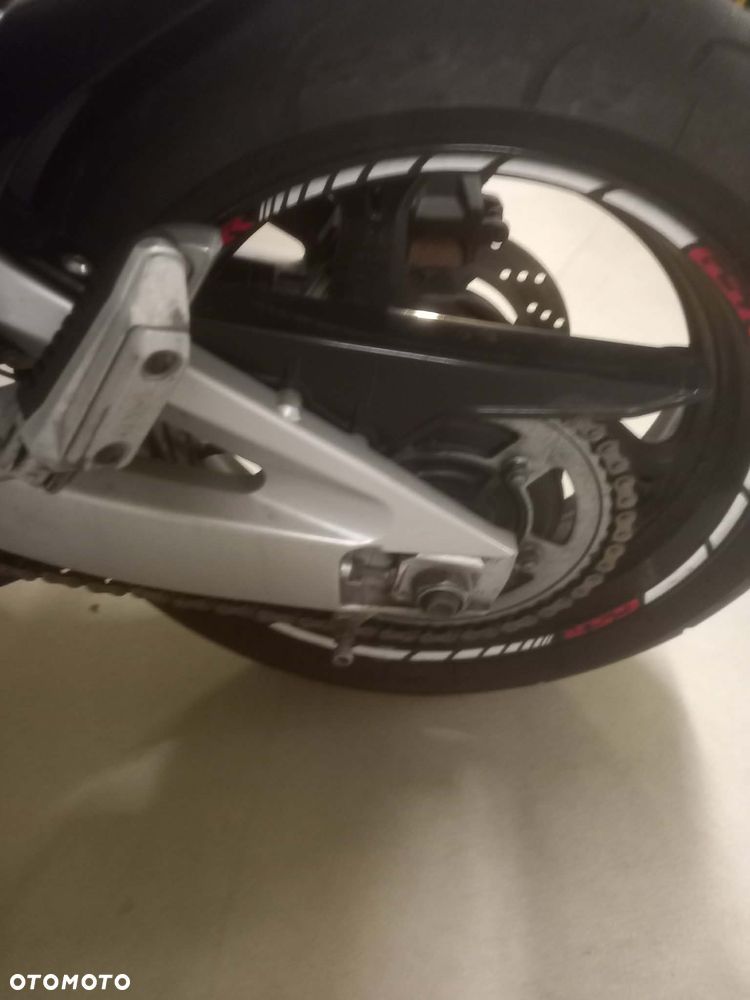 Suzuki GSR - 10