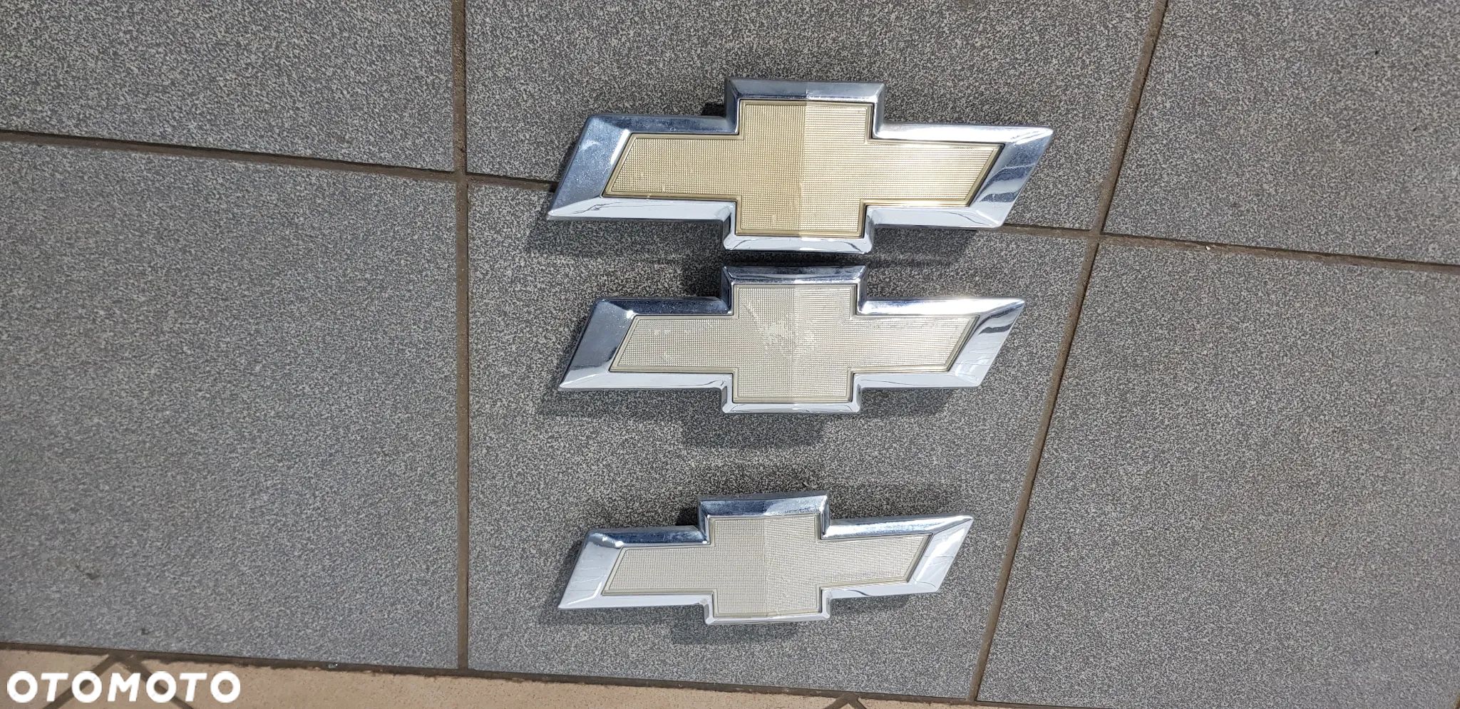 Chevrolet Captiva Lift Emblemat Znaczek Zderzaka - 1