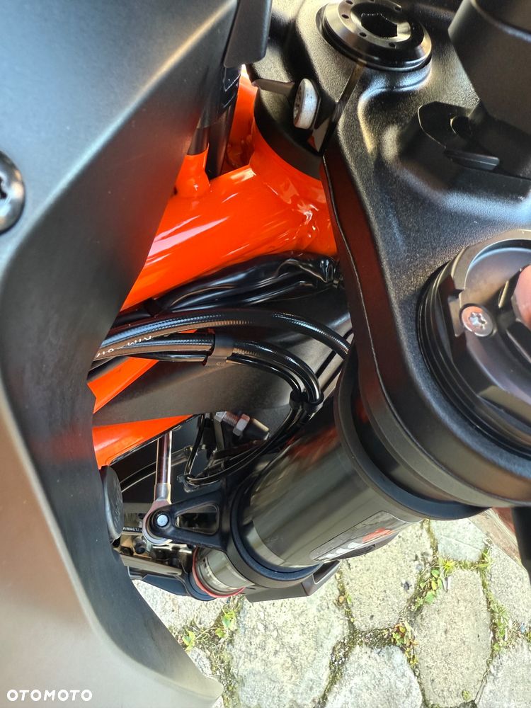 KTM Super Duke - 19