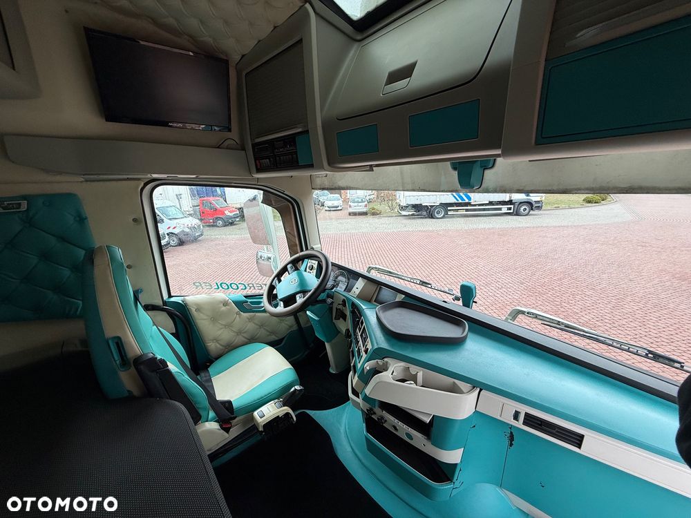 Volvo FH 500 *GLOBETROTTER* NA PODUCHACH* KLIMA POSTOJOWA* NAVI* LODÓWKA* KOŁA NOWE* XENON* HYDRAULIKA DWUOBWODOWA* OBSZYTY ŚRODEK* Z FRANCJI - 21