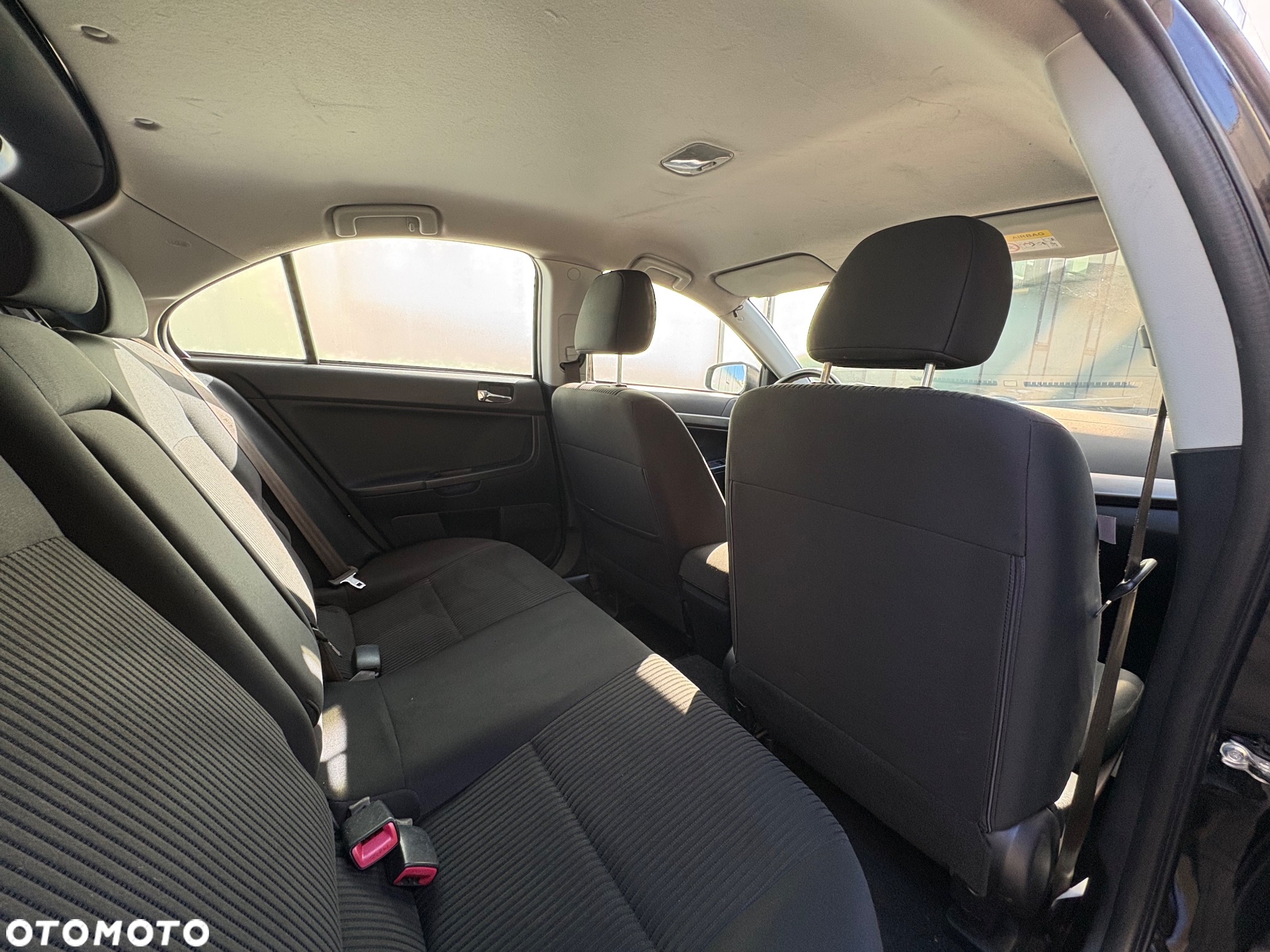 Mitsubishi Lancer 1.6 Inform - 9
