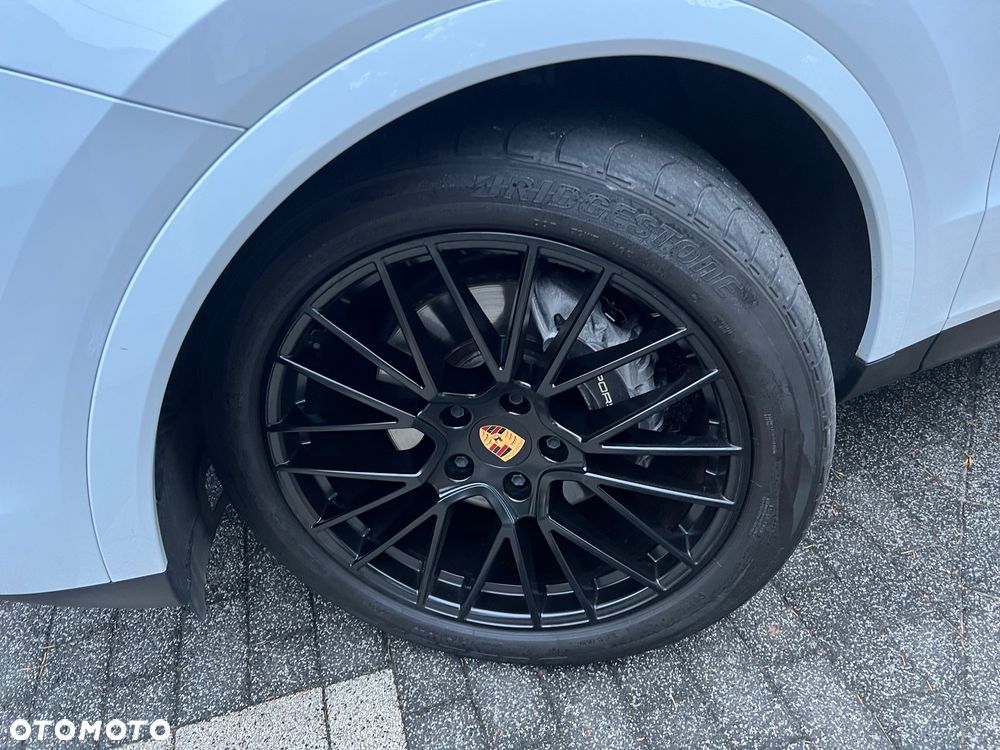 Porsche Cayenne Platinum Edition - 12