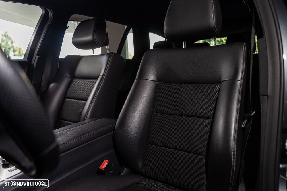 Mercedes-Benz E 300 Bluetec Hybrid Avantgarde - 20