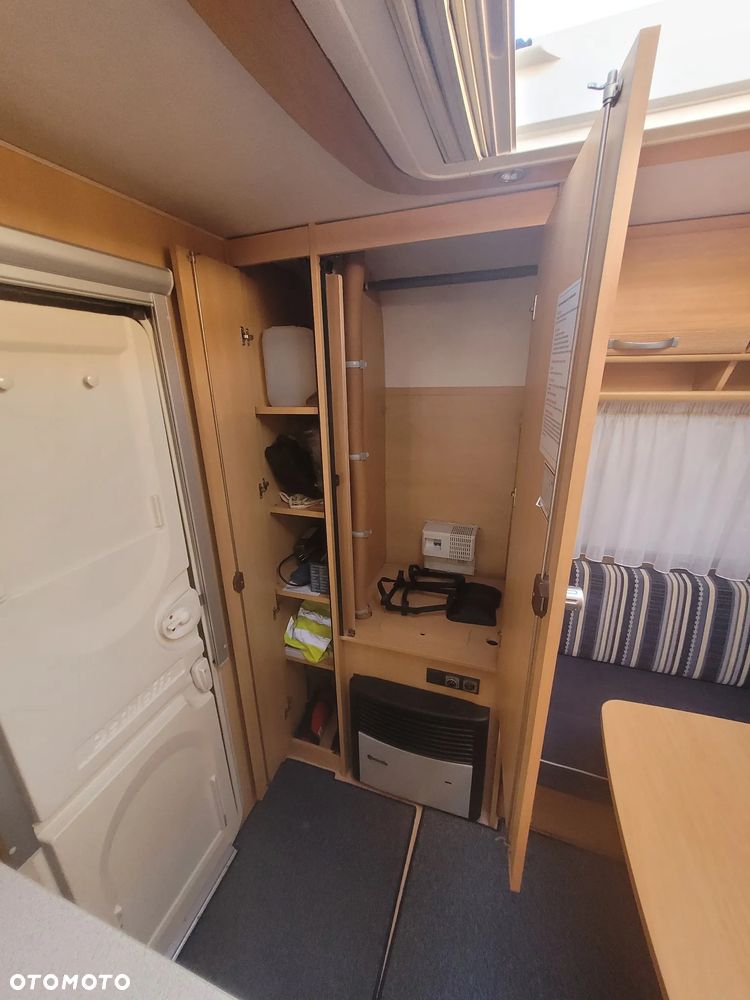 Dethleffs Camper 440 - 14
