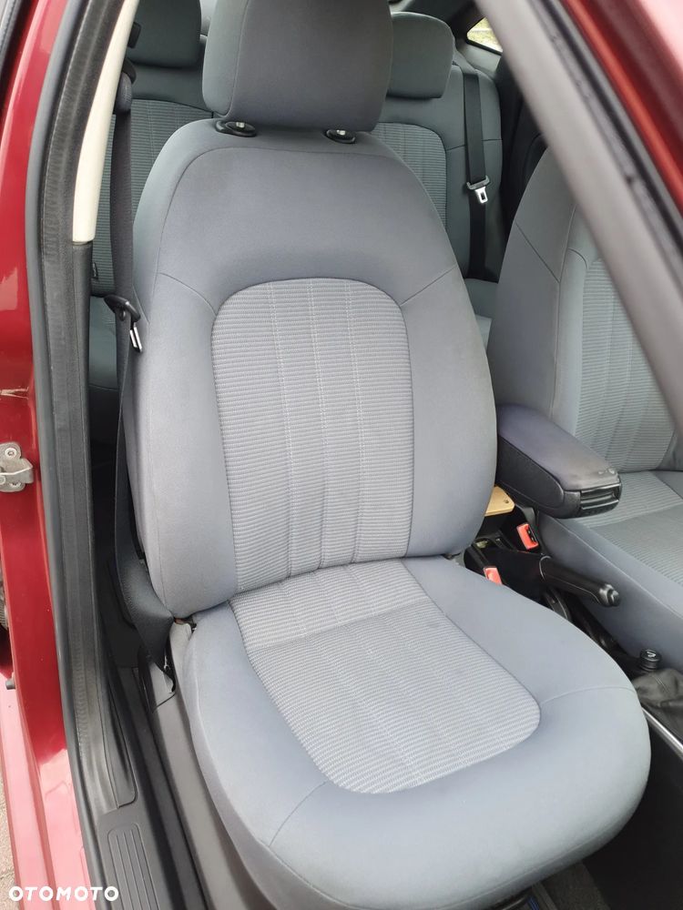 Fiat Linea 1.4 Active Euro5 - 17