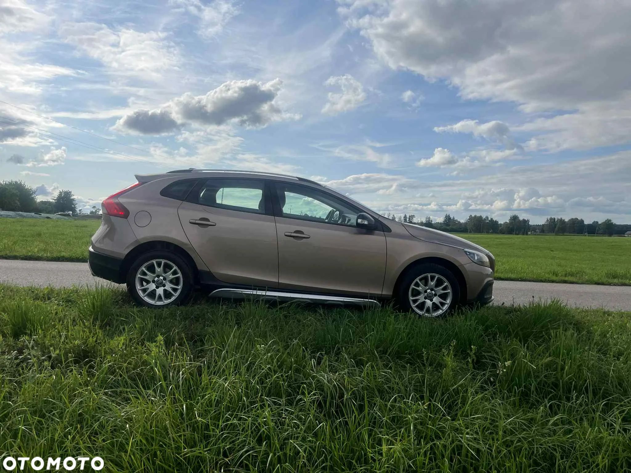 Volvo V40 D3 Base - 1