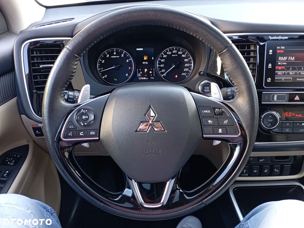 Mitsubishi Outlander 2.0 Intense + Navi 4WD CVT - 14