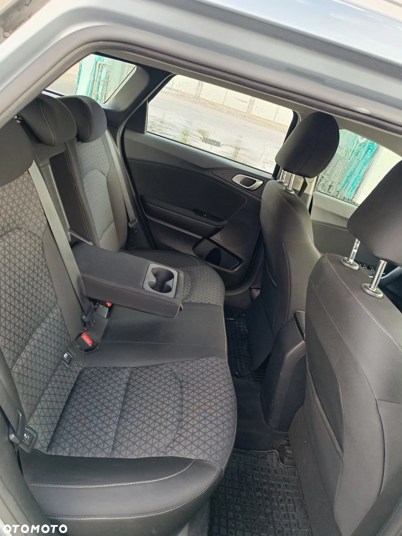 Kia Ceed 1.6 CRDi mHEV M - 10