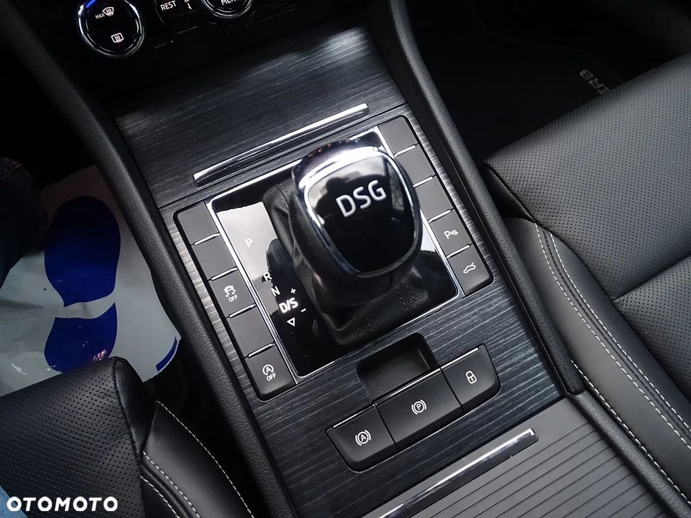 Skoda Superb 2.0 TDI SCR Style DSG - 35