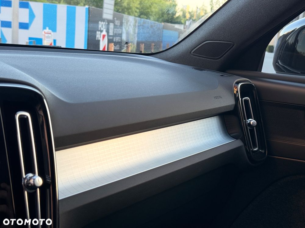 Volvo XC 40 B5 B AWD Momentum Pro - 19