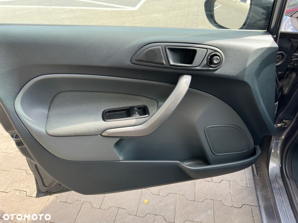 Ford Fiesta - 22