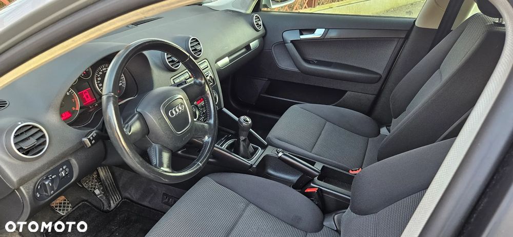Audi A3 Sportback 1.6 Attraction - 6