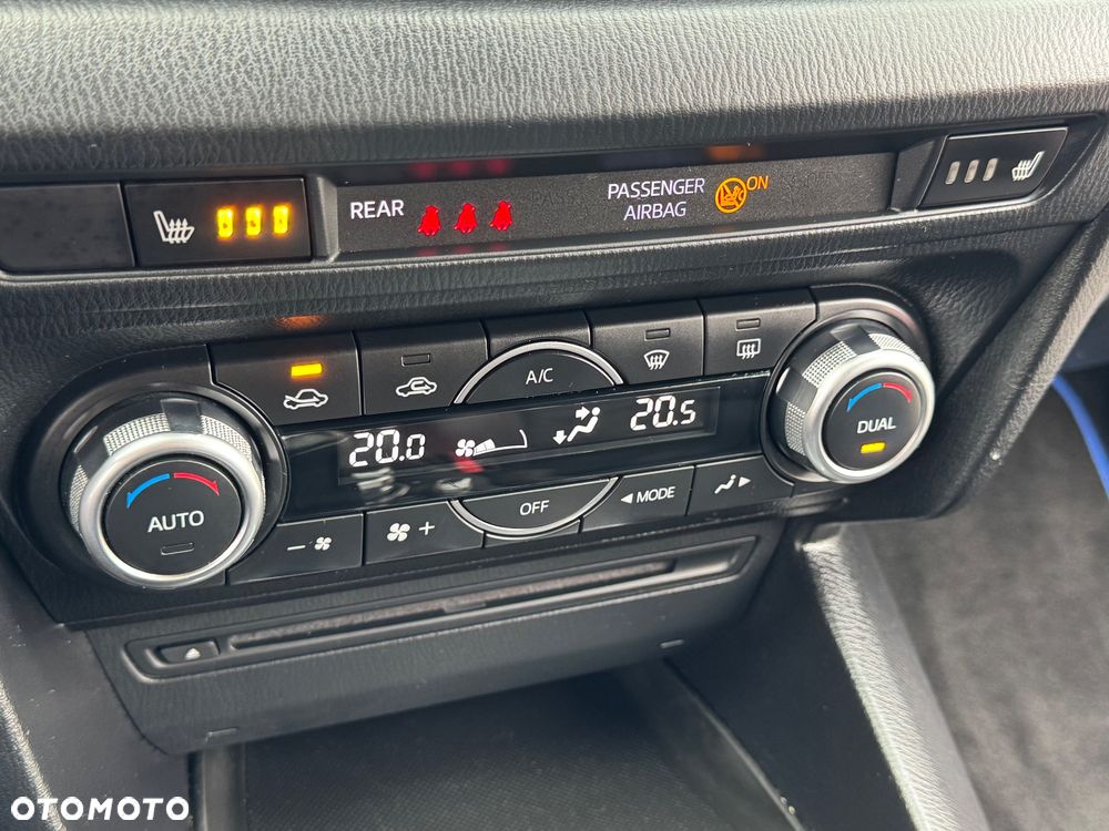 Mazda 3 SKYACTIV-G 120 NAKAMA - 23