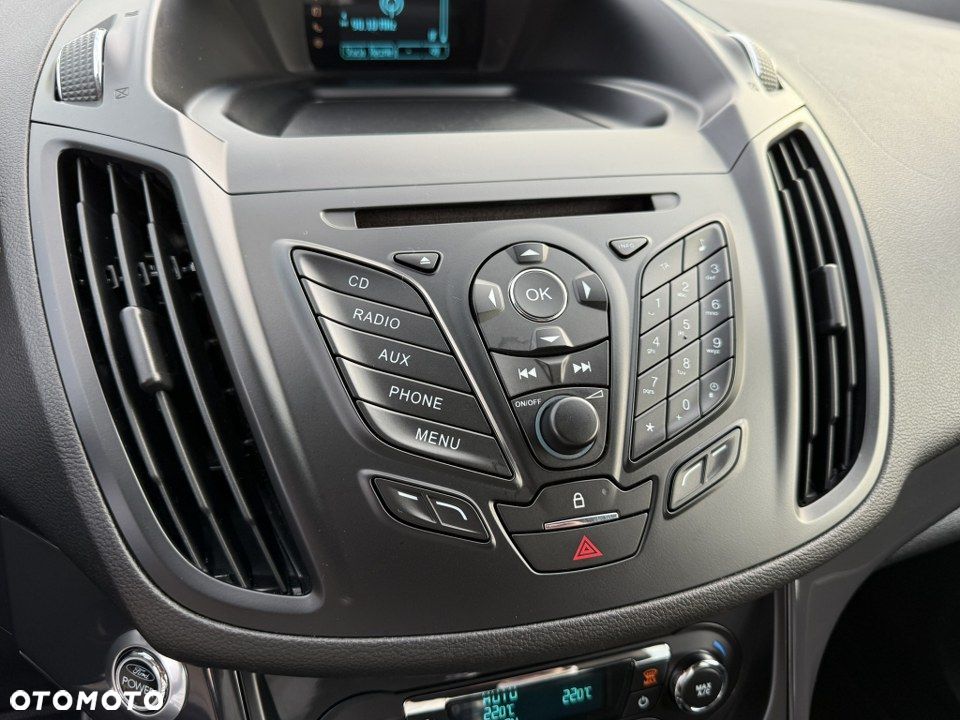 Ford Kuga 2.0 TDCi 2x4 Titanium - 24