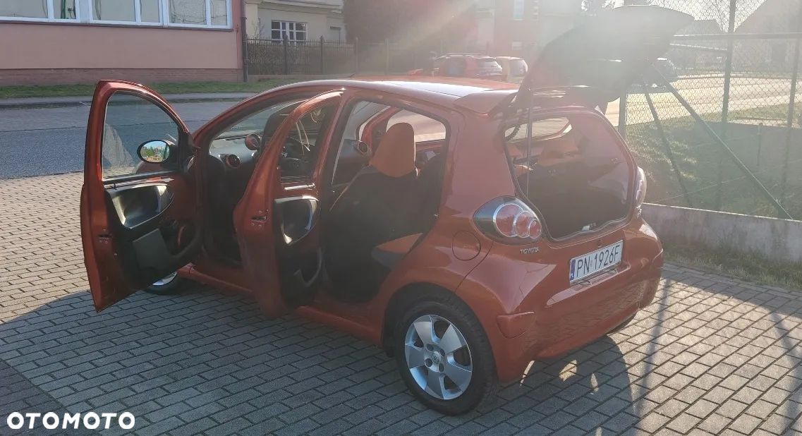 Toyota Aygo Connect - 14