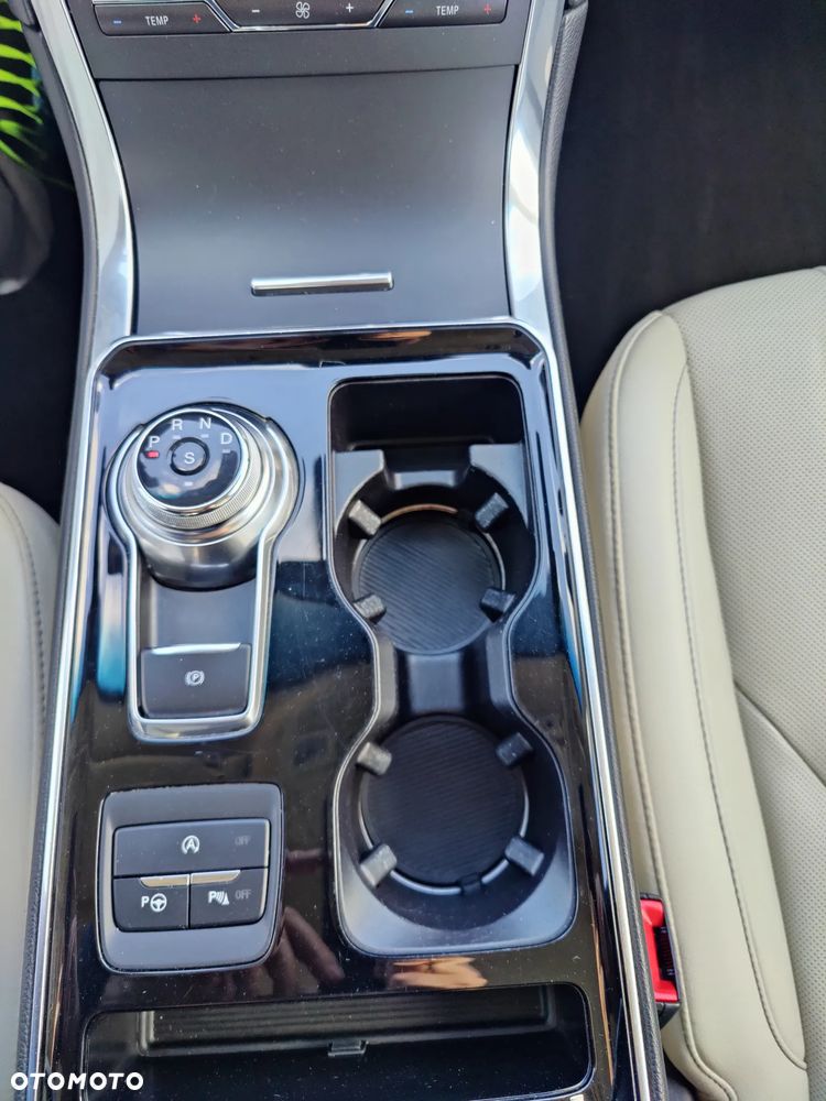Ford Edge - 15
