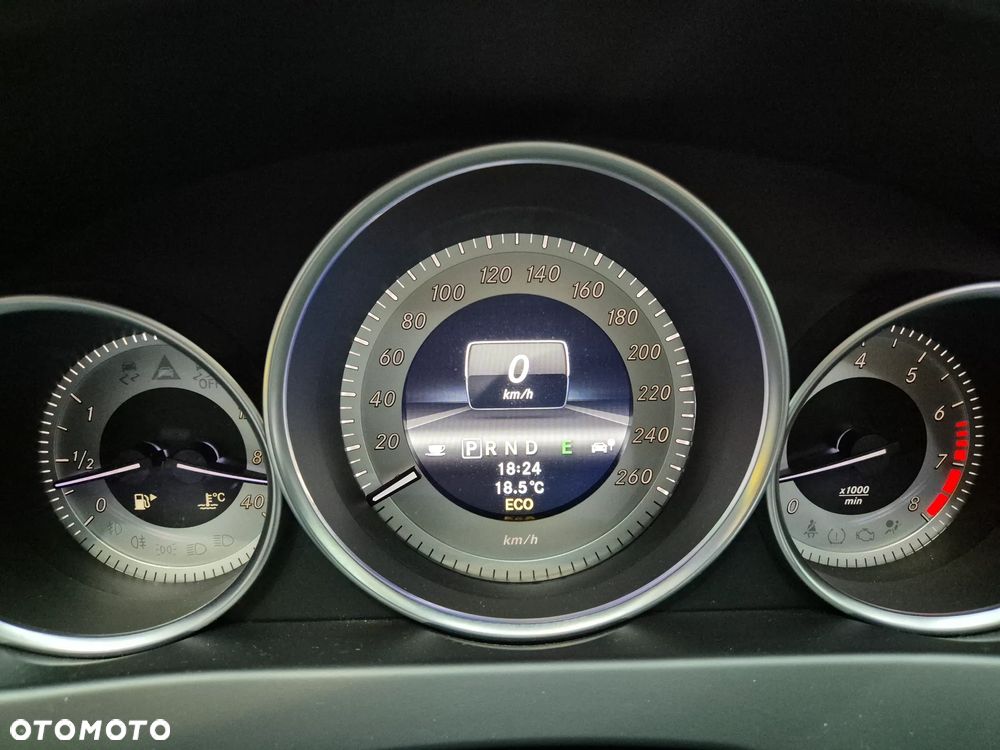 Mercedes-Benz Klasa C 200 T CGI Automatik BlueEFFICIENCY Avantgarde - 27