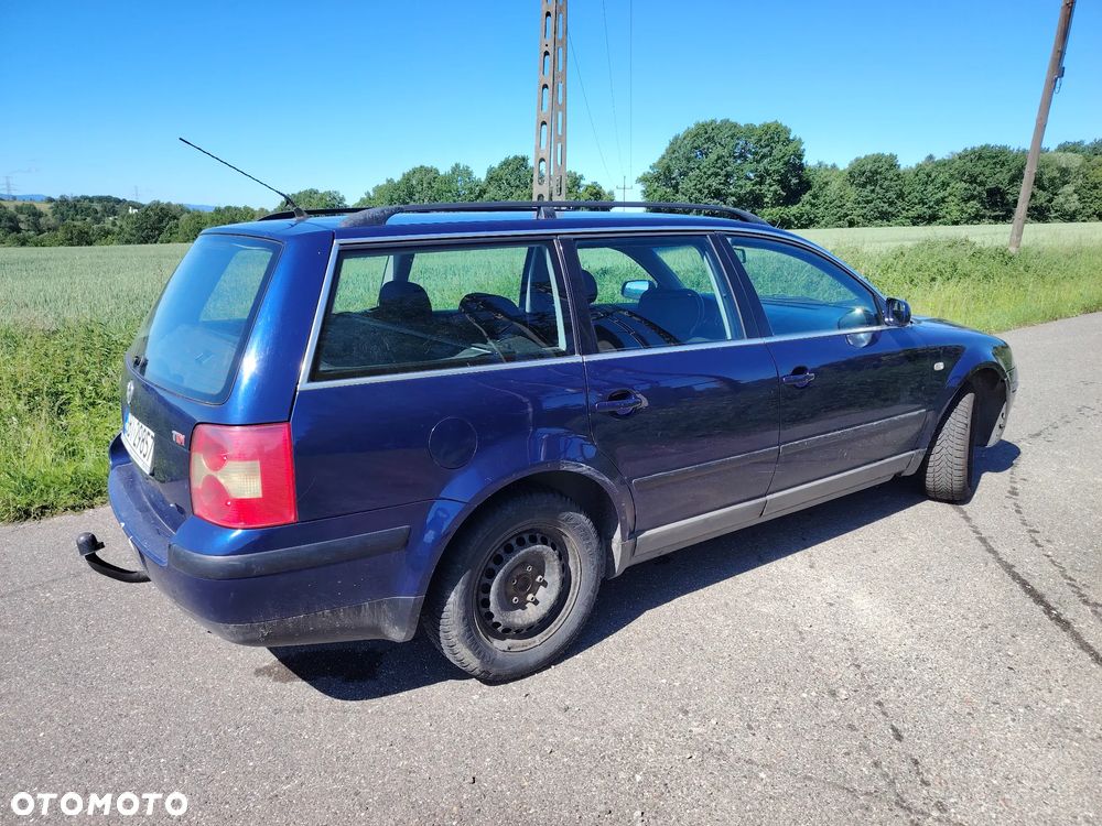 Volkswagen Passat 1.9 TDI Basis - 2
