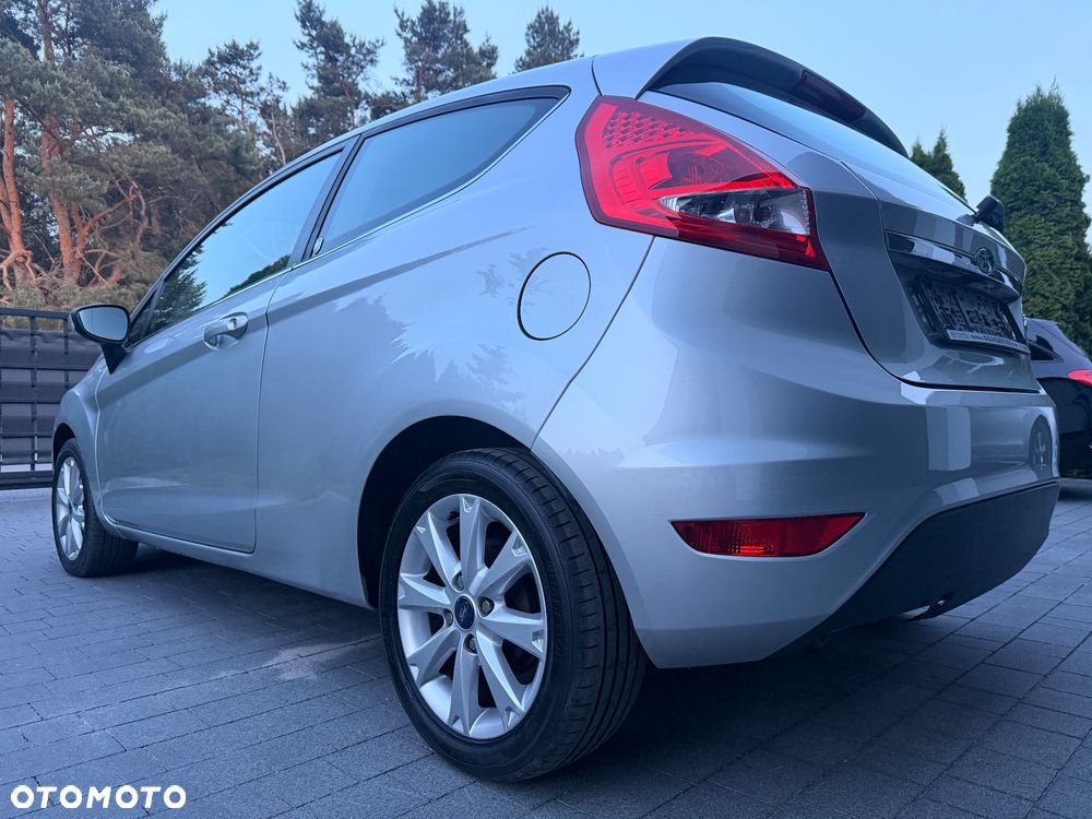 Ford Fiesta 1.4 Ghia - 11