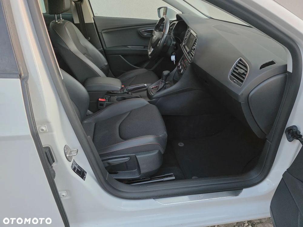 Seat Leon 2.0 TDI DPF Ecomotive DSG FR - 31