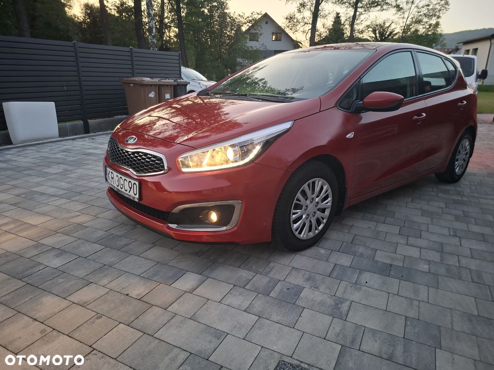 Kia Ceed 1.4 L - 11