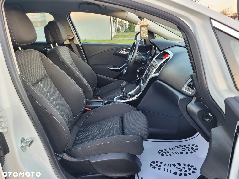 Opel Astra 1.4 Turbo Sports Tourer - 16