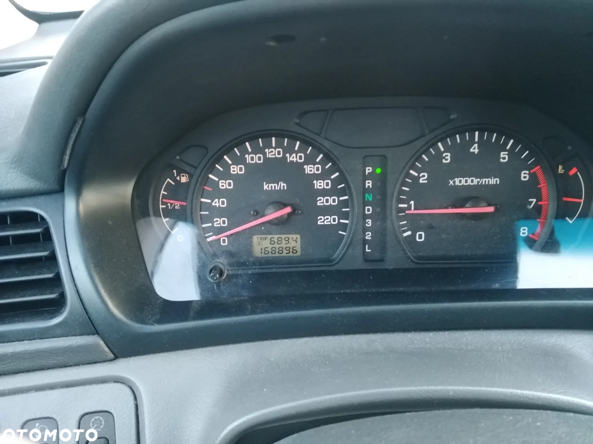 Mitsubishi Space Wagon - 8