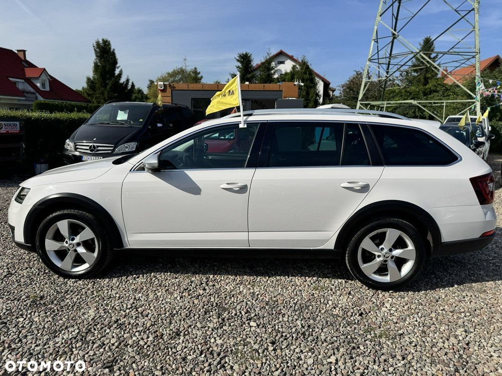 Skoda Octavia Combi 2.0 TDI 4x4 DSG Scout - 8