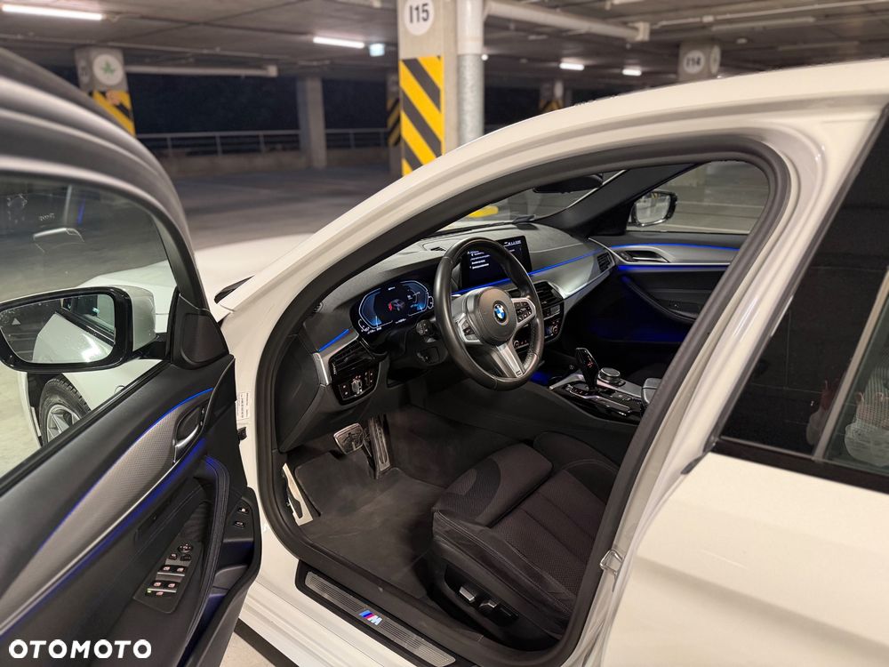 BMW Seria 5 530e xDrive M Sport sport - 13
