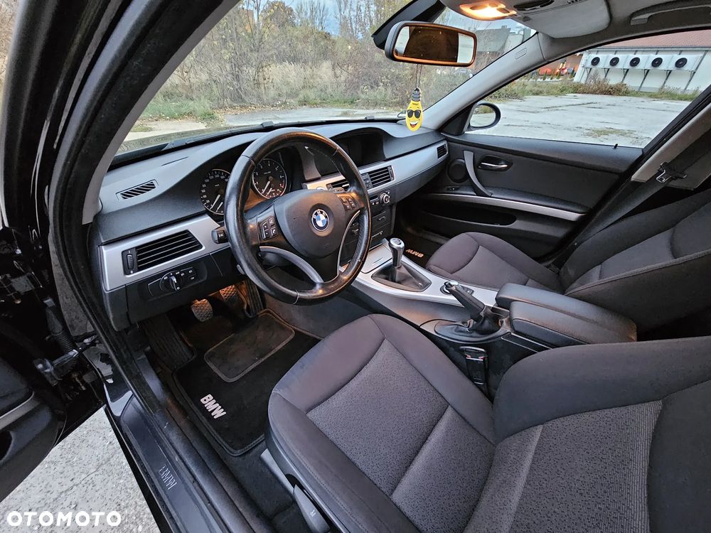 BMW Seria 3 318i - 16