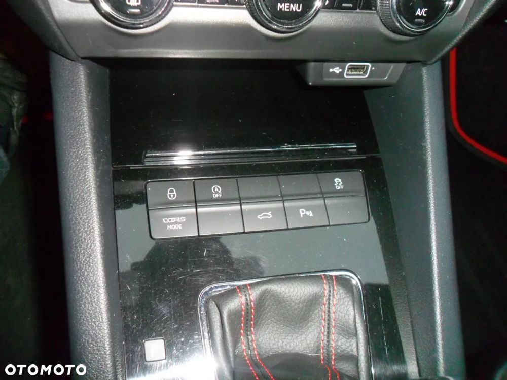 Skoda Octavia 2.0 TSI RS 245 DSG - 38