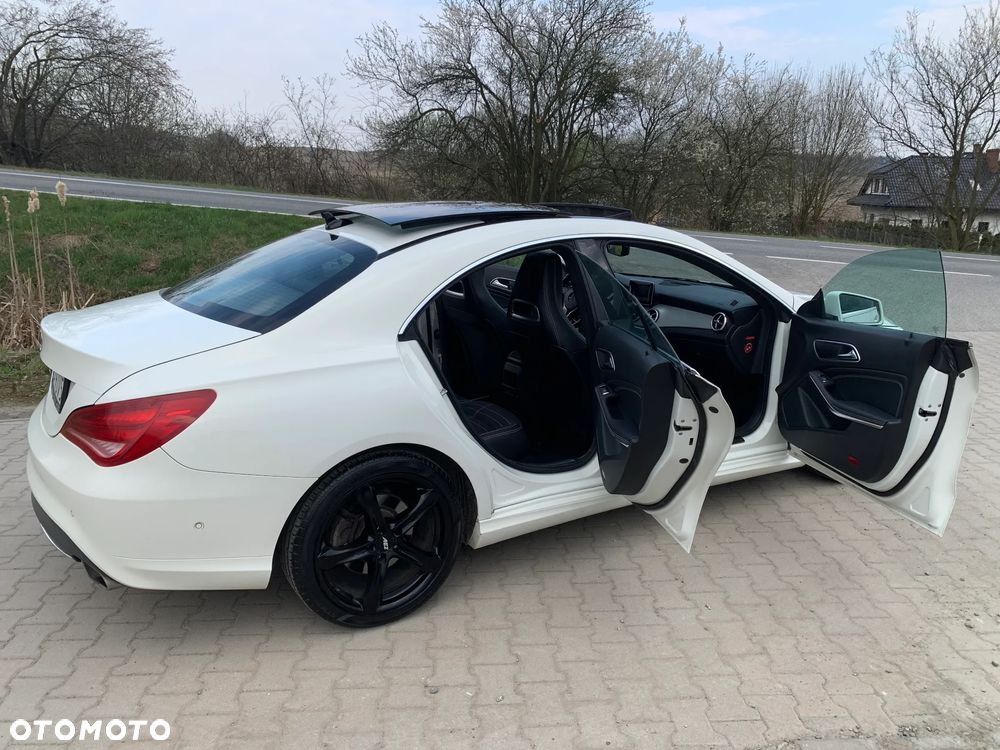 Mercedes-Benz CLA 200 Urban - 21