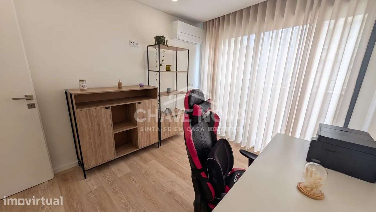 Apartamento T3 c/ Terraço (77.35m2) e Garagem Box em Mafamude - Grande imagem: 4/27