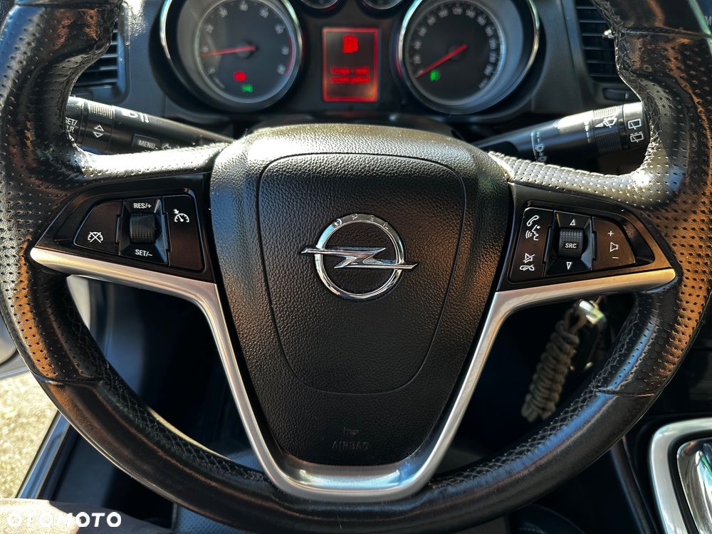 Opel Insignia - 16