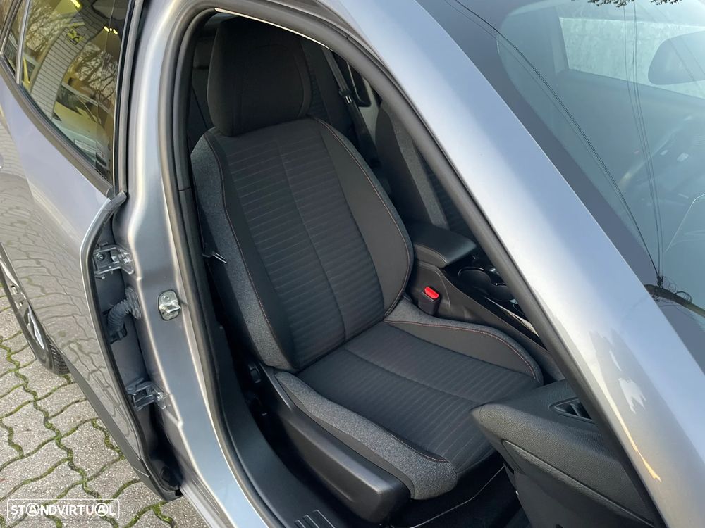 Peugeot e-2008 50 kWh Active Pack - 26