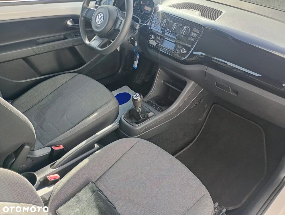 Volkswagen up! 1.0 beats - 9