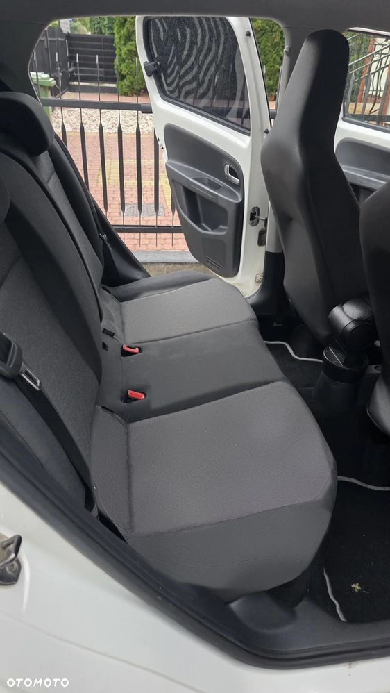 Volkswagen up! 1.0 Take - 16