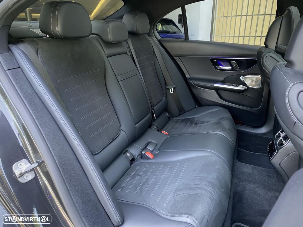 Mercedes-Benz C 300 de AMG Line - 12