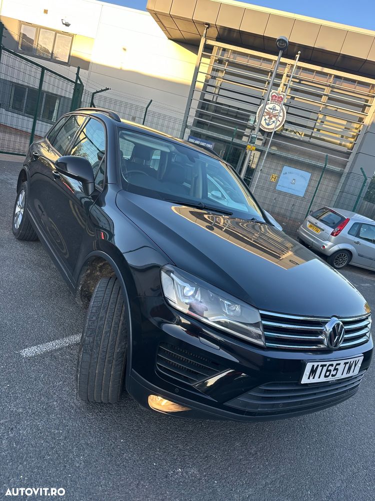 VOLKSWAGEN Touareg