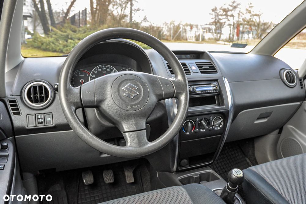 Suzuki SX4 1.5 Streetline 4x2 Classic - 9