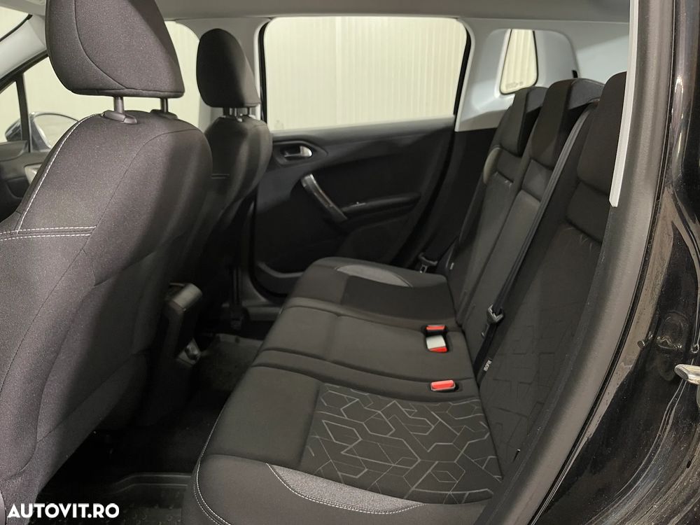 Peugeot 2008 1.5 BlueHDI FAP Allure - 11